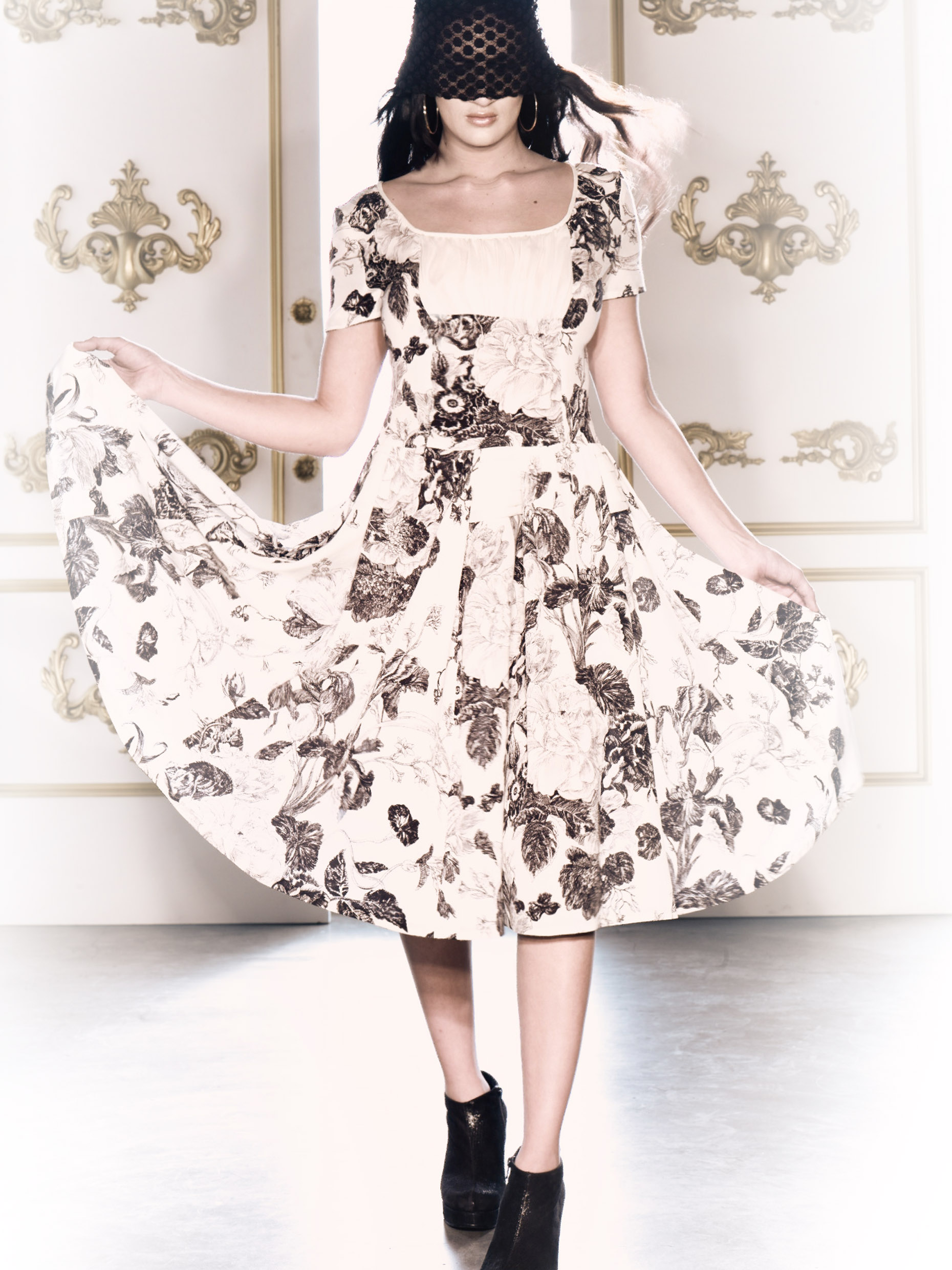 _27cremeblackfloraldress0621
